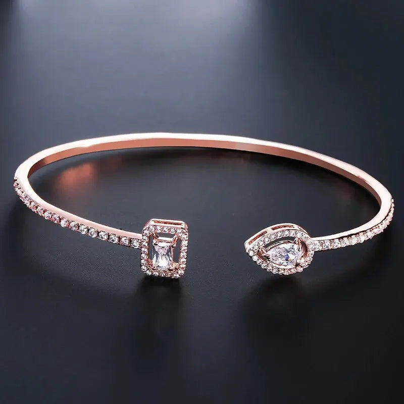 Luxury Geometry Gold Color Cuff Bangles for Women Fashion Cubic Zirconia Bracelets INS Party Everyday Jewlery.