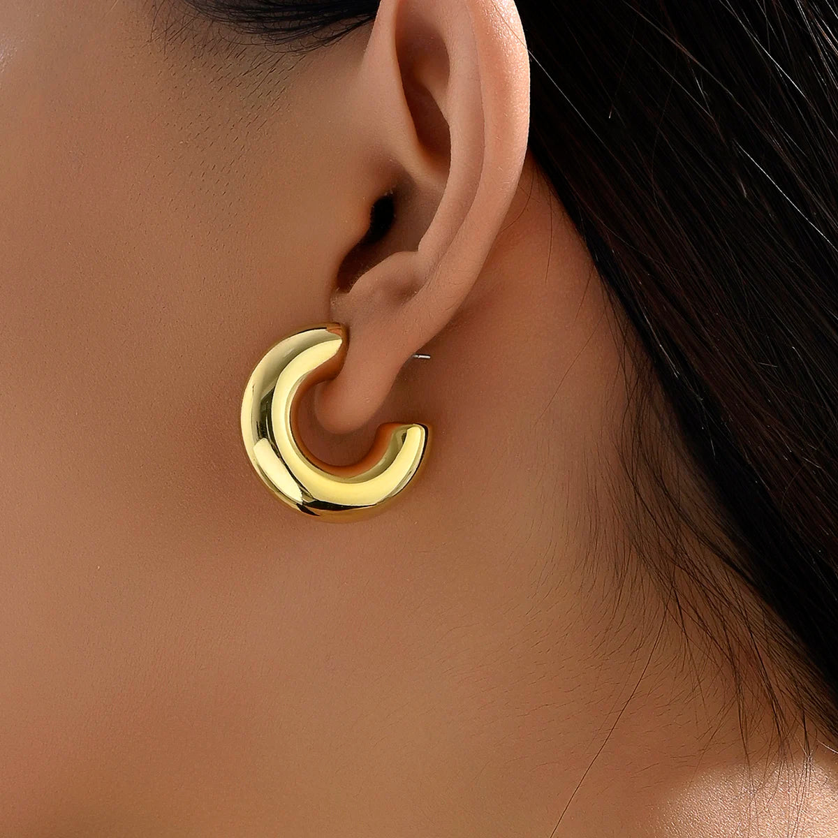 Trendy Circle Twists Hoop Earring for Women Simple Temperament Hyperbole Gold Color Ear Daily Wear Jewelry Party Gifts