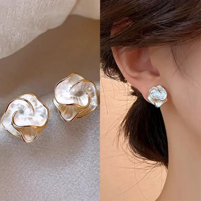 White Enamel Flower Stud Earrings for Women Folded Unique Design Multi-Layers Floral Female Small Earrings 2024 New Brincos